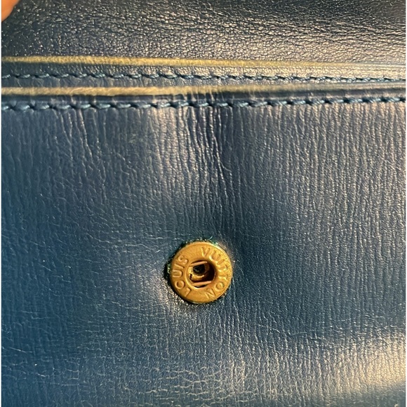 💃Louis Vuitton -Auth Bifold Louis Vuitton Epi Leather wallet! - Picture 6 of 13